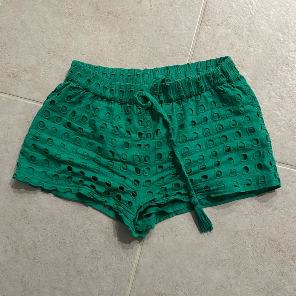 Surf Gypsy Box Eyelet Shorts green size small